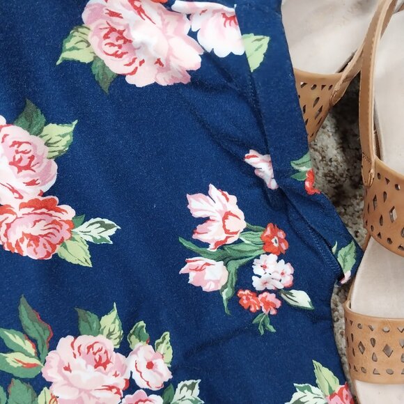 3071 Size Medium Matilda Jane One Piece Romper in Navy Blue and Pink Roses. - Picture 5 of 8